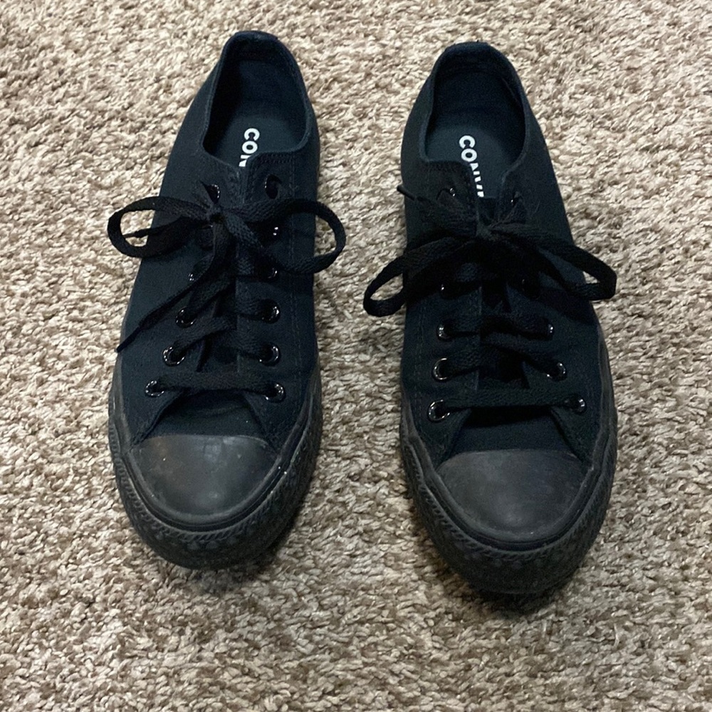 Converse Chuck Taylor All Star Classics Women's 7.5 Men's 5.5